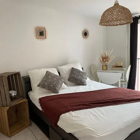 Apartment Le Petit Cocon, Ajaccio - 2 Personnes Dans La Vielle *